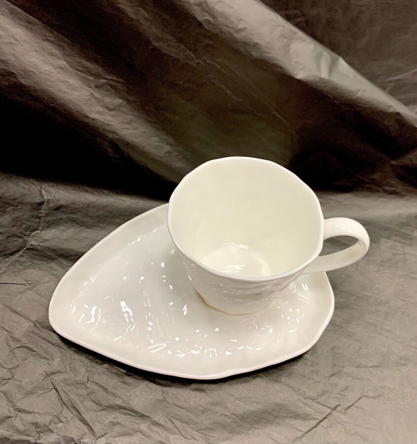 Piebalgas porcelāns - tase ar apakštasi 2